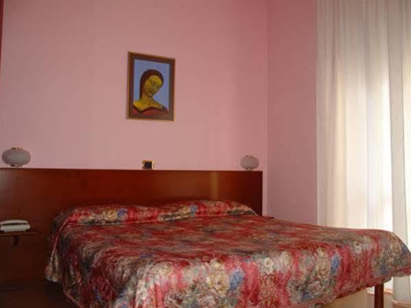 Domus Hotel Алесандрия Екстериор снимка
